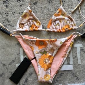 WILLOW TRIANGL BIKINI size XS- with tags!